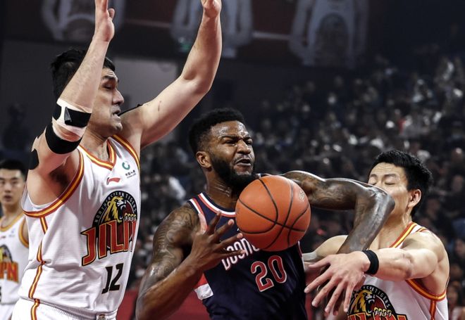 NBA常规赛加时末段走向成谜,广东宏远战术微调,媒体盛赞,团队化学反应显著的简单介绍 NBA常规赛加时末段走向成谜,广东宏远战术微调,媒体盛赞,团队化学反应显著的简单介绍