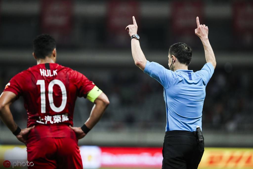  篮球比赛中的三秒违例是怎么回事 