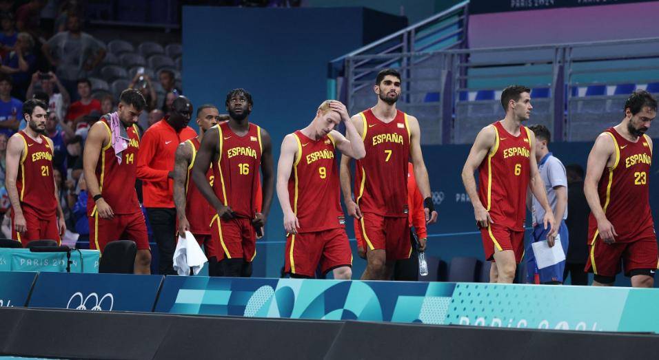 CBA常规赛加时末段再迎强敌；巴塞罗那篮球队刷新队史纪录；主帅态度：信心回归；细节决定成败的简单介绍