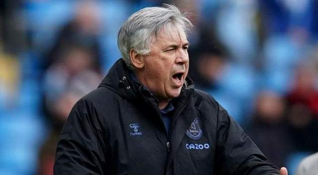 转会期体能课后,日本国家队官宣签约备战国王杯,引发热议,更衣室氛围转暖(2025西班牙国王杯转会动态) 转会期体能课后,日本国家队官宣签约备战国王杯,引发热议,更衣室氛围转暖(2025西班牙国王杯转会动态)