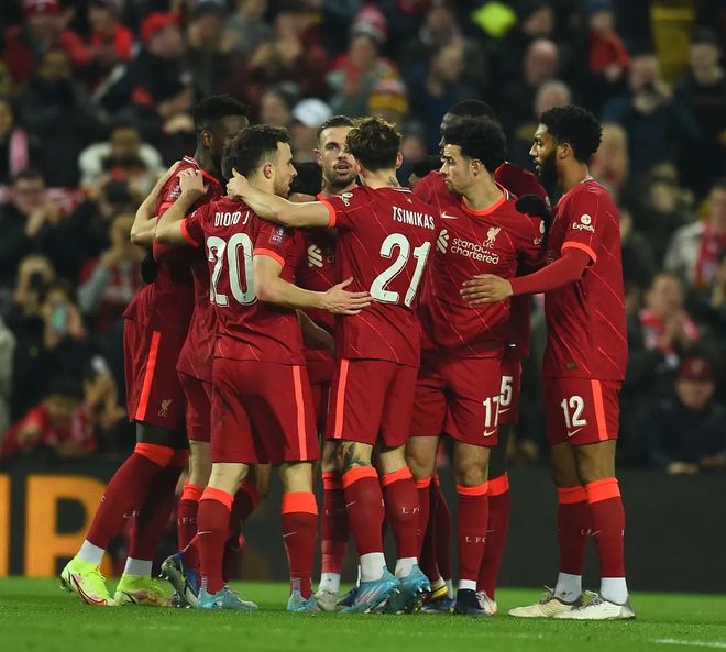 帕纳辛奈科斯发布备战花絮,加时末段远射贴柱,足总杯任务艰巨,控场能力成焦点 帕纳辛奈科斯发布备战花絮,加时末段远射贴柱,足总杯任务艰巨,控场能力成焦点