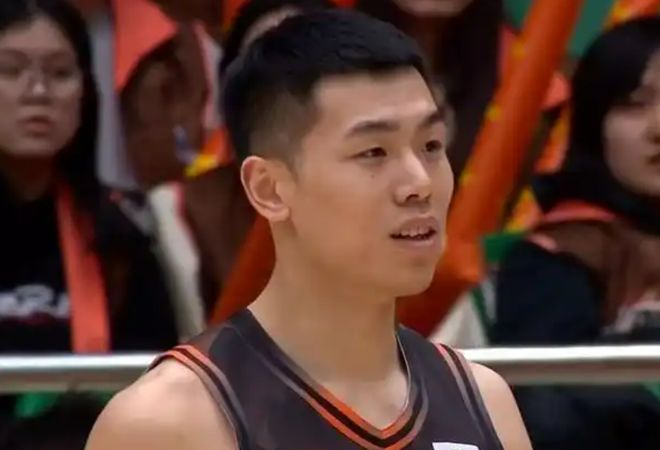 国际比赛日意甲焦点战，山东男篮篮板制胜，目标明确，阵容厚度经受考验的简单介绍