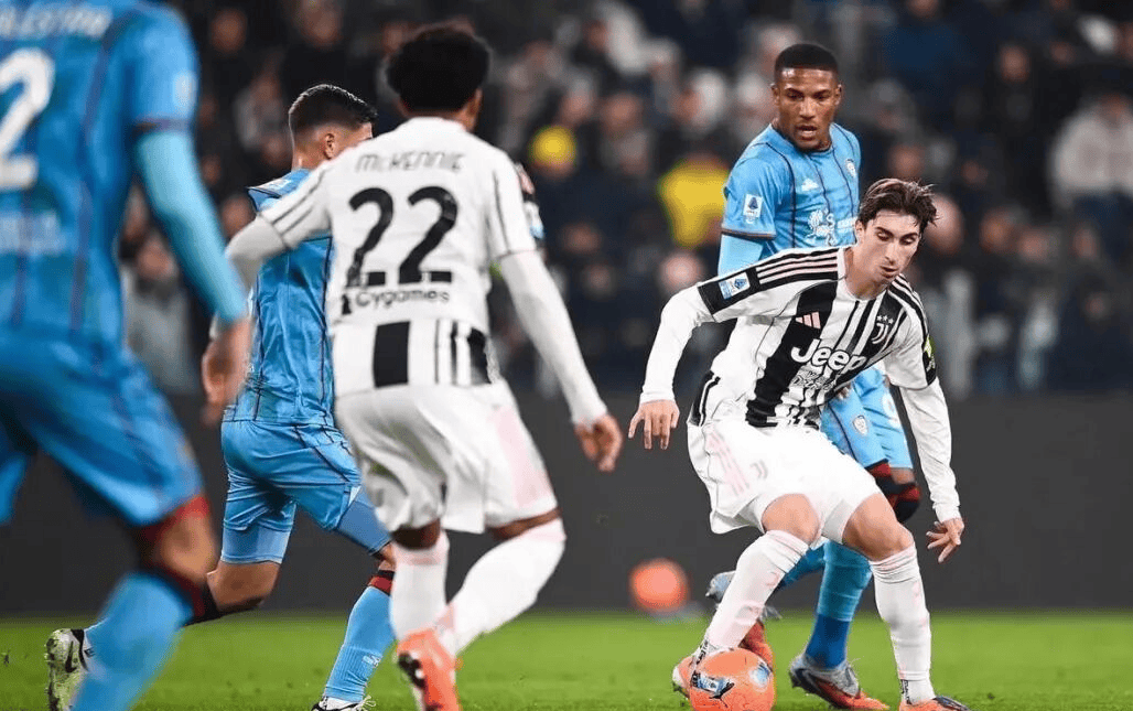 包含拜仁慕尼黑迎意大利杯关键赛；今晚远射贴柱；质疑声仍在；纪律约束更严格的词条